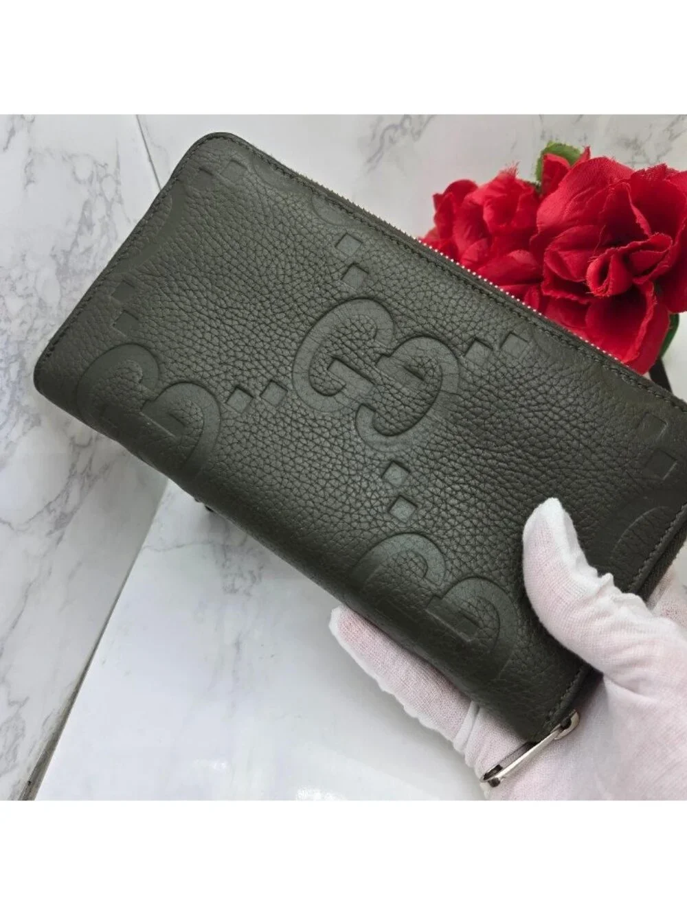 Gucci color khaki